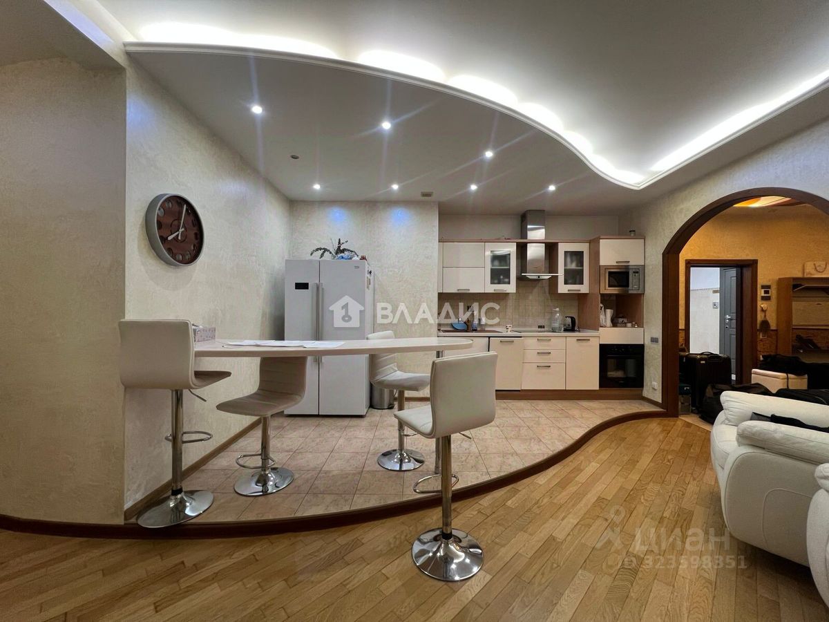 Продажа 3-комн квартиры на вторичном рынке Минская улица, 1ГК1