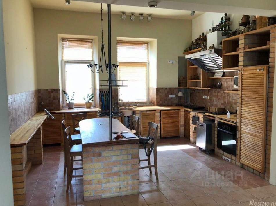 Продажа 6-комн квартиры на вторичном рынке Спиридоньевский переулок,  д. 10А