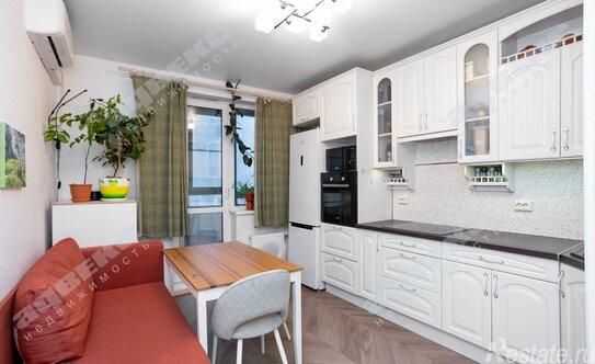 Продажа 2-комн квартиры на вторичном рынке проспект Королёва,  д. 59 к2