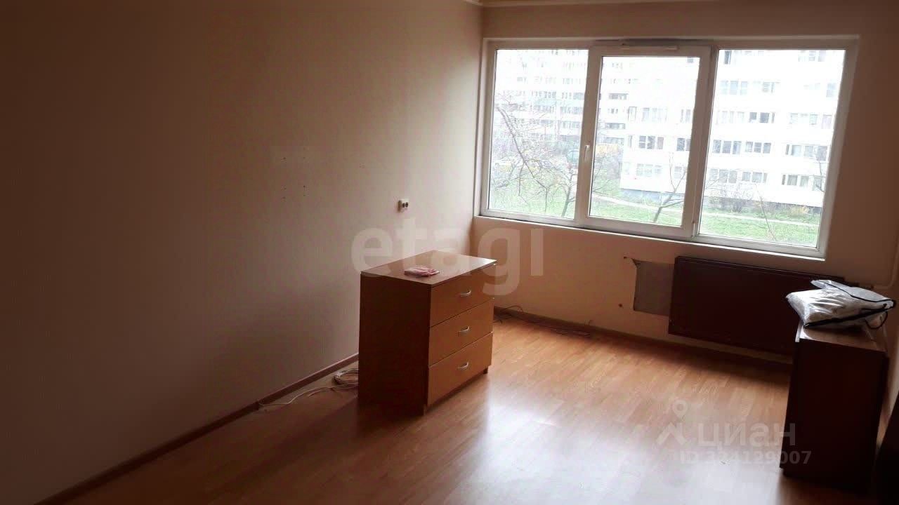 Продажа 2-комн квартиры на вторичном рынке улица Стойкости, 18К3