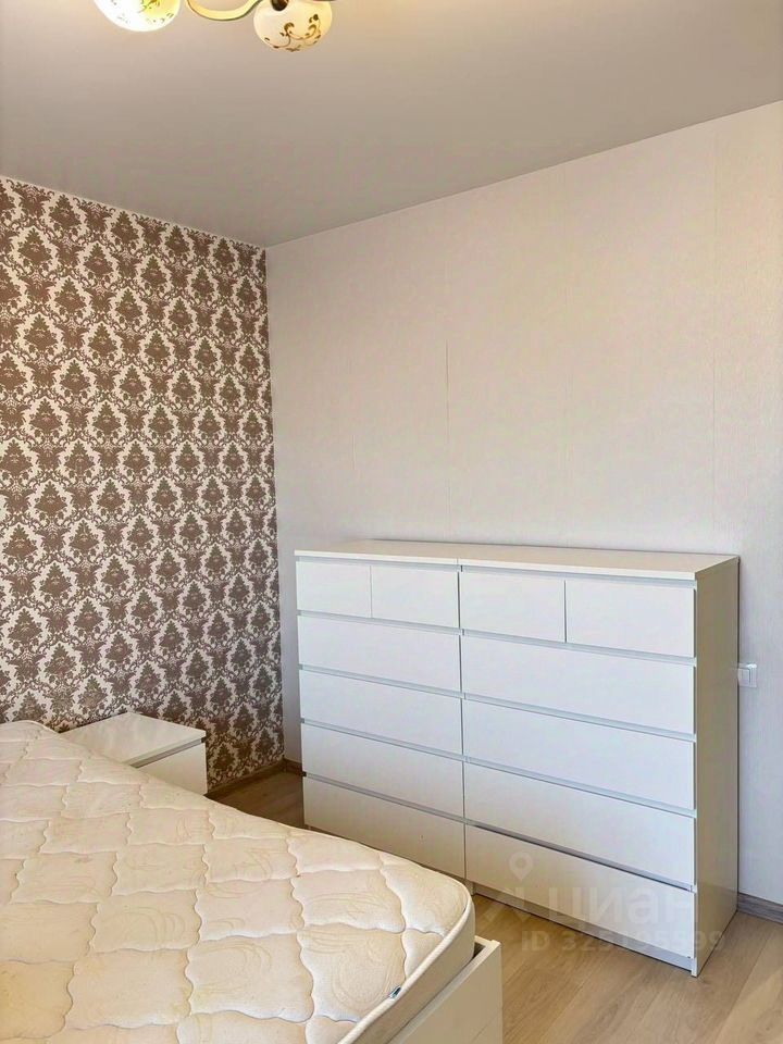 Продажа 3-комн квартиры на вторичном рынке проспект Королева, 65