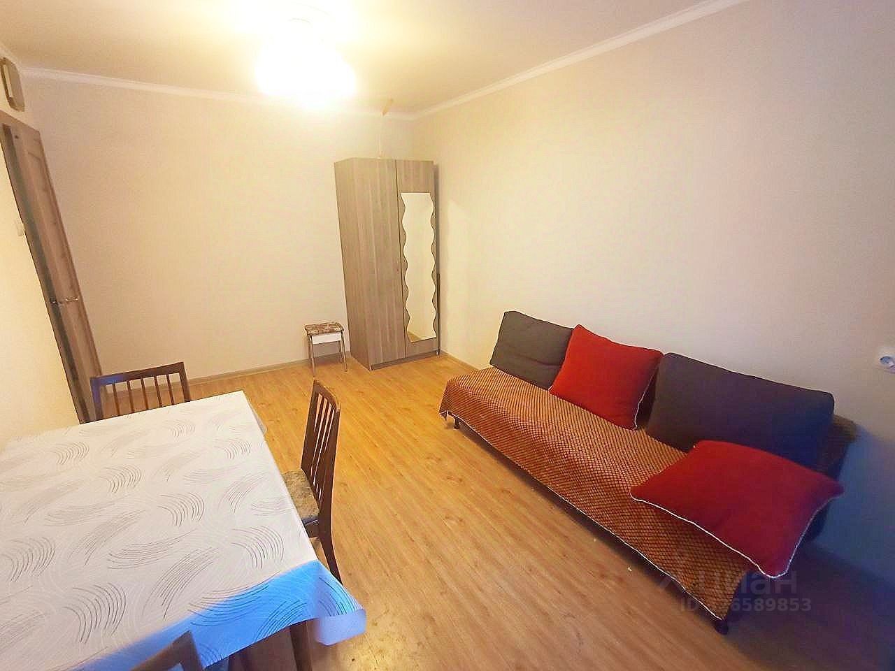 Аренда 2-комн квартиры на вторичном рынке Светлановский проспект, 55