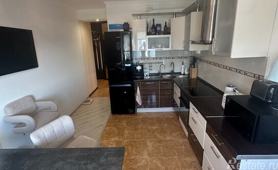 Продажа 2-комн квартиры на вторичном рынке улица Есенина,  д. 1 к1