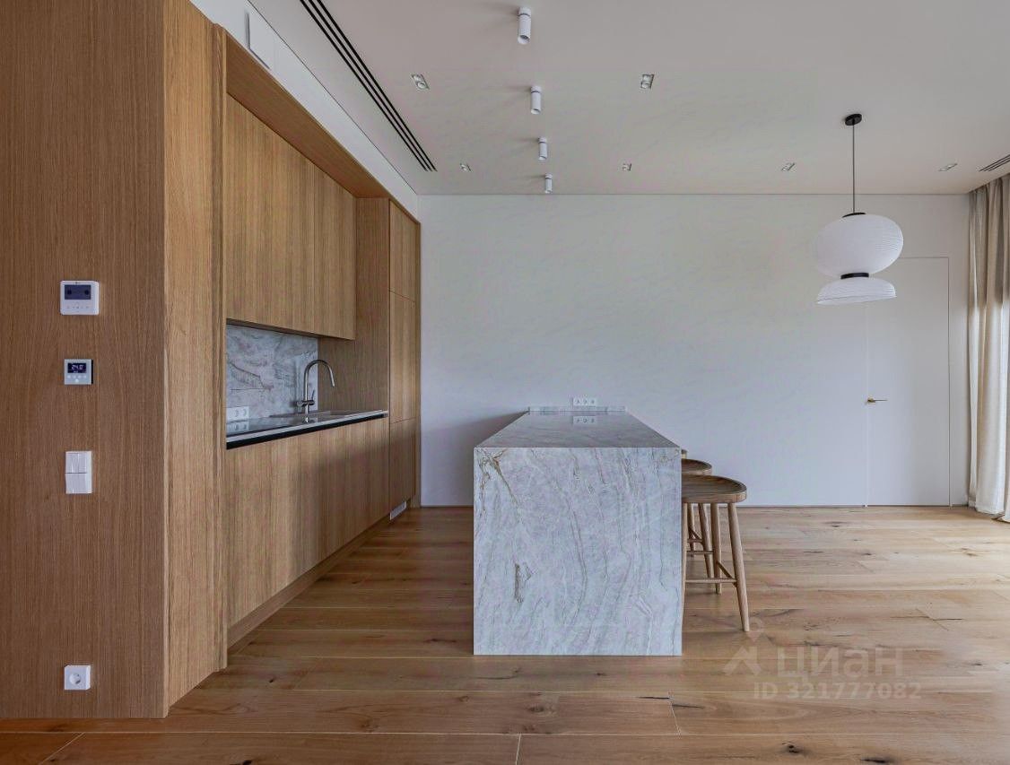 Продажа 4-комн квартиры на вторичном рынке Мантулинская улица, 9к4