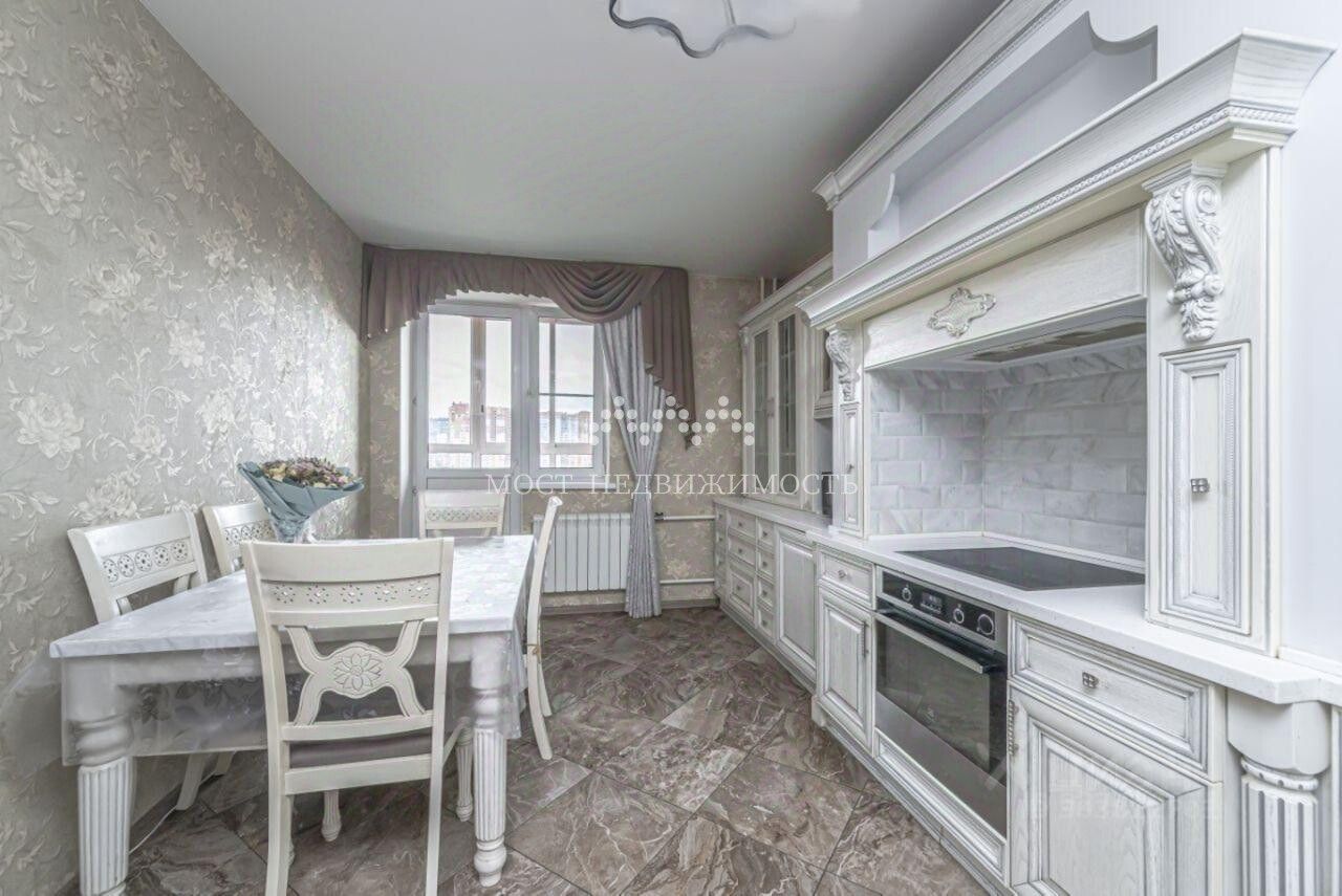 Продажа 4-комн квартиры на вторичном рынке Химки, улица Ватутина, 4к2
