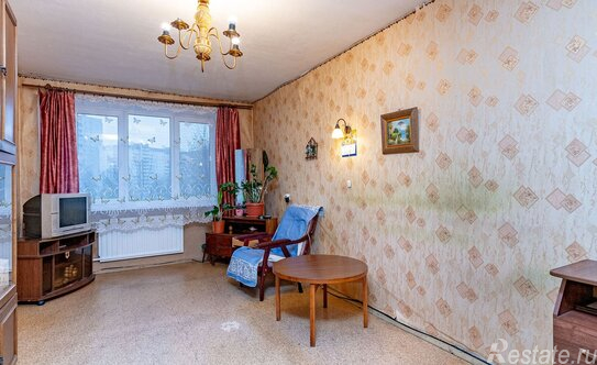 Продажа 3-комн квартиры на вторичном рынке проспект Королёва,  д. 42 к3