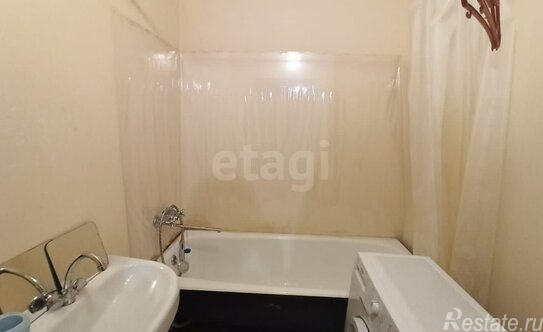 Продажа 3-комн квартиры на вторичном рынке Новгородская улица,  д. 23