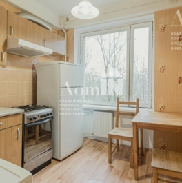 Продажа 2-комн квартиры на вторичном рынке Есенина ул,  д. 28,  к. 1