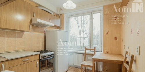 2-комн квартира Есенина ул,  д. 28,  к. 1
