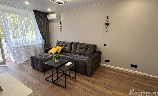 Продажа 1-комн квартиры на вторичном рынке Почтовая Б. ул,  д. 1/33