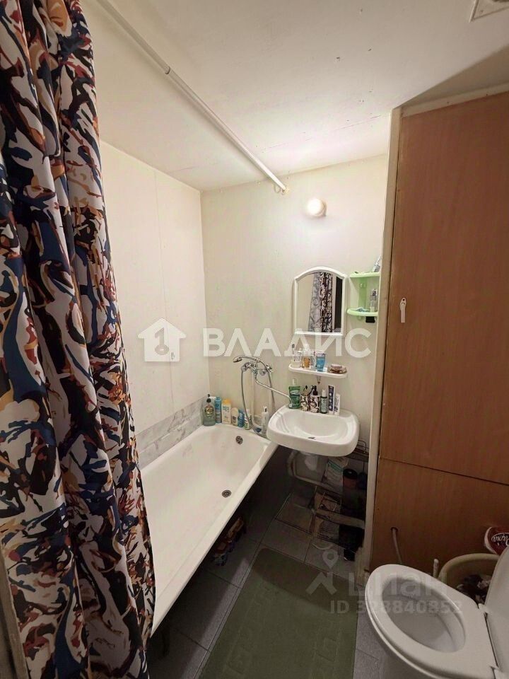 Продажа 3-комн квартиры на вторичном рынке улица Брусилова,  д. 17