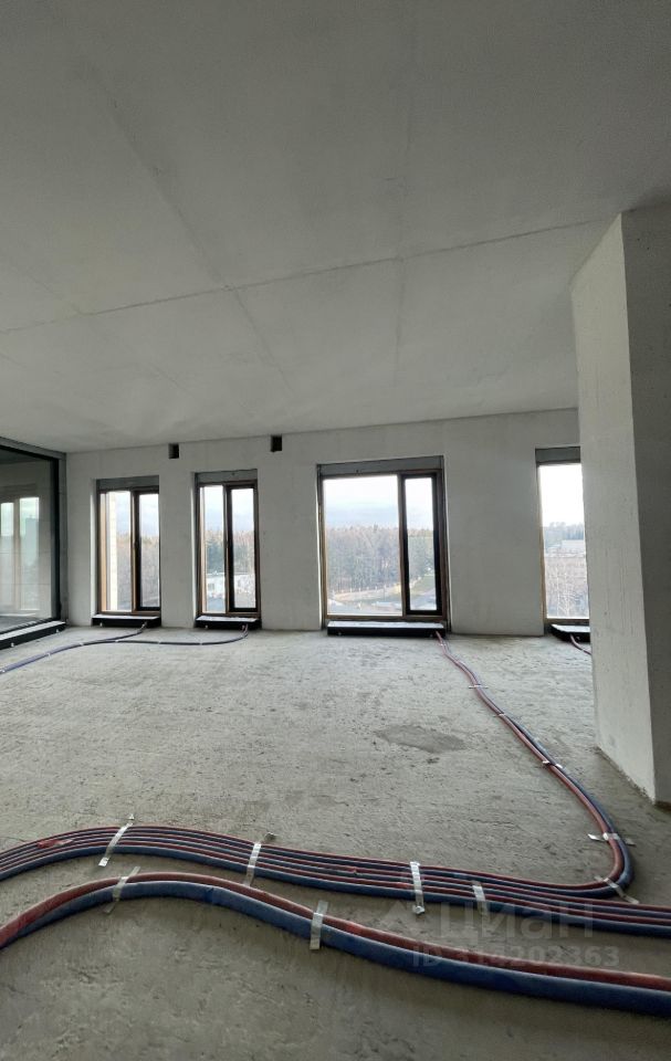 Продажа 4-комн квартиры на вторичном рынке Мосфильмовская улица, 1к8