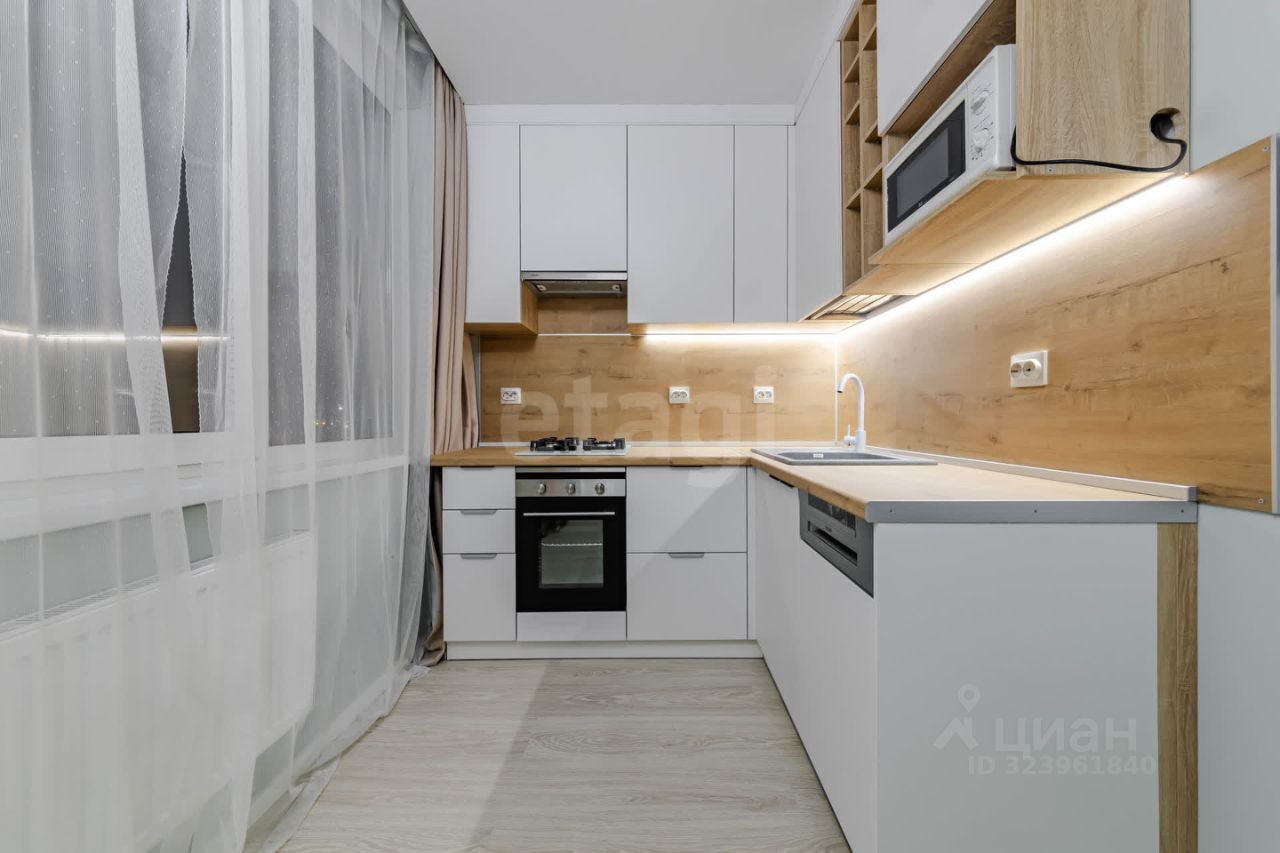 Продажа 2-комн квартиры на вторичном рынке проспект Науки, 73К2