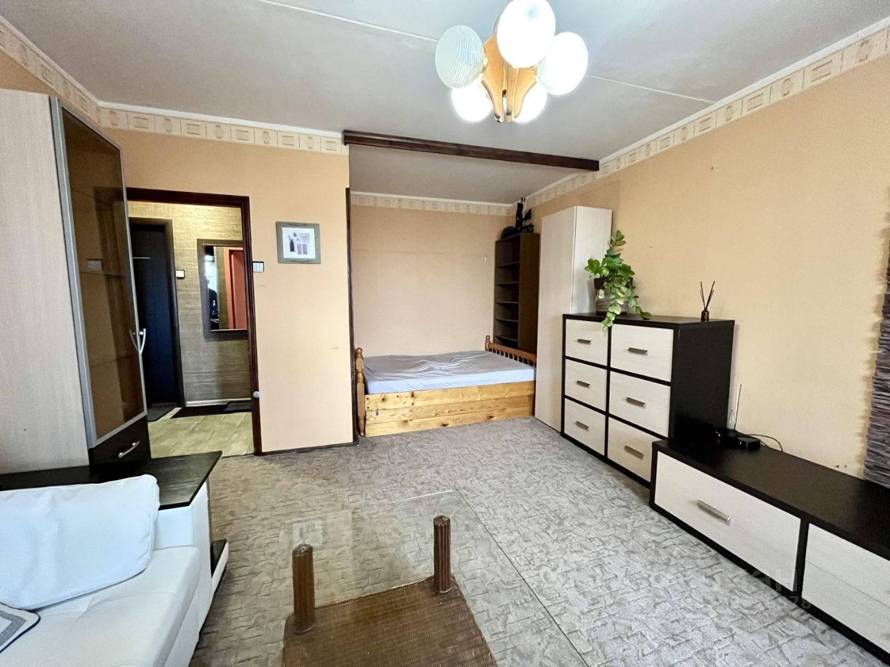 Аренда 1-комн квартиры на вторичном рынке Заповедная улица, 8