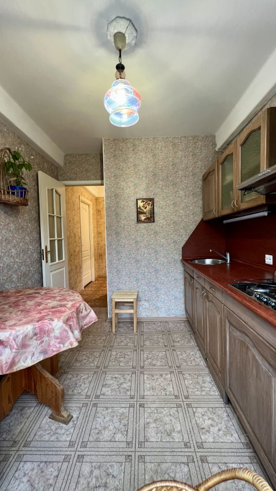 Продажа 2-комн квартиры на вторичном рынке проспект Художников, 39К1