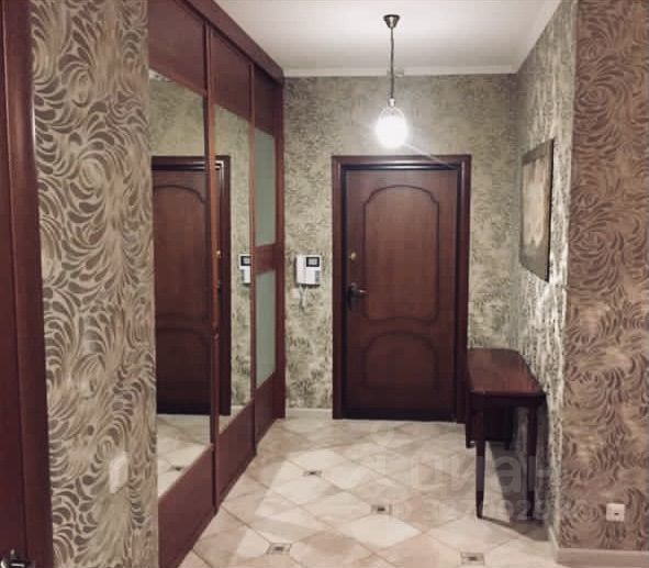 Продажа 3-комн квартиры на вторичном рынке проспект Ветеранов, 73