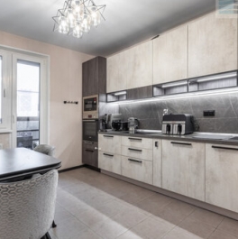 Продажа 3-комн квартиры на вторичном рынке Микрорайон Кутузовский, улица Чистяковой