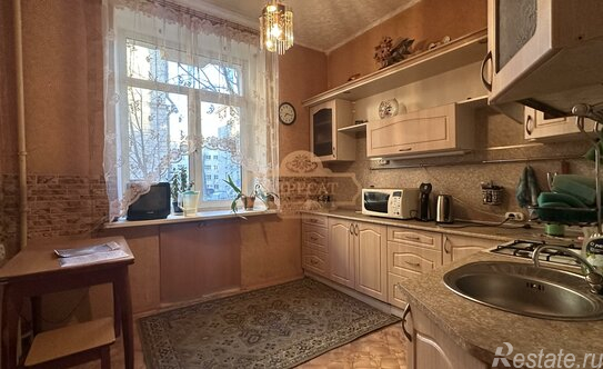 Продажа 4-комн квартиры на вторичном рынке улица Полярников,  д. 7