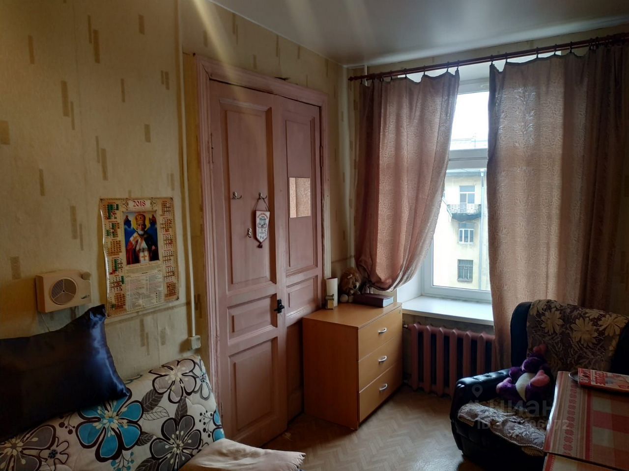 Продажа 3-комн квартиры на вторичном рынке 9-я Васильевского острова линия, 74