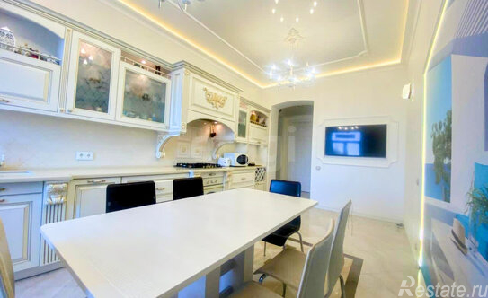 Продажа 3-комн квартиры на вторичном рынке ул Карташихина,  д. 12