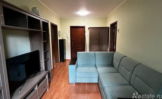 Продажа 2-комн квартиры на вторичном рынке улица Кедрова,  д. 3