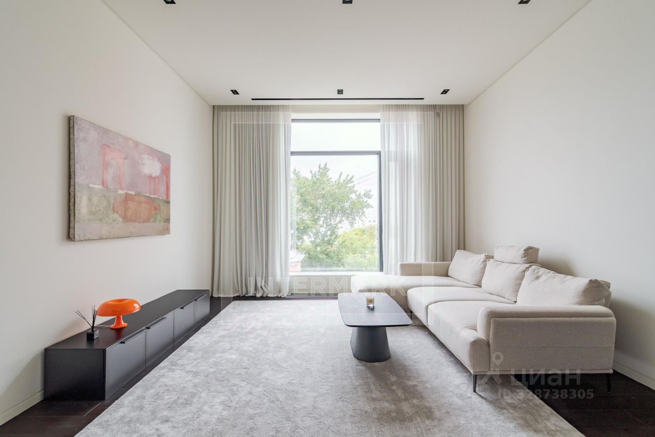 Аренда 2-комн квартиры на вторичном рынке Зубовская улица,  д. 7