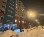 Продать Квартиры вторичка 5-й микрорайон, Советская улица  2Б 