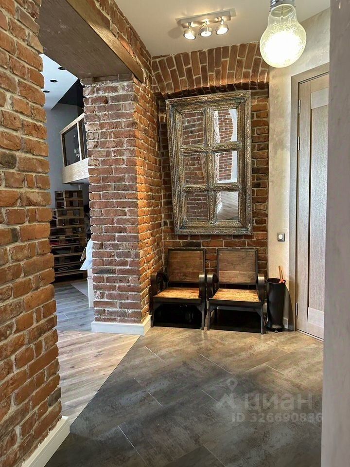 Продажа 4-комн квартиры на вторичном рынке Пушкарская Б. ул,  д. 42