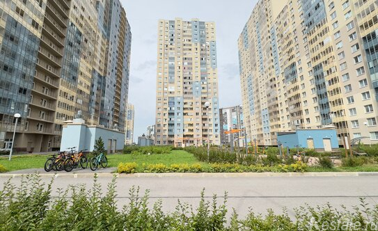 Продажа 1-комн квартиры на вторичном рынке Арцеуловская Аллея,  д. 15