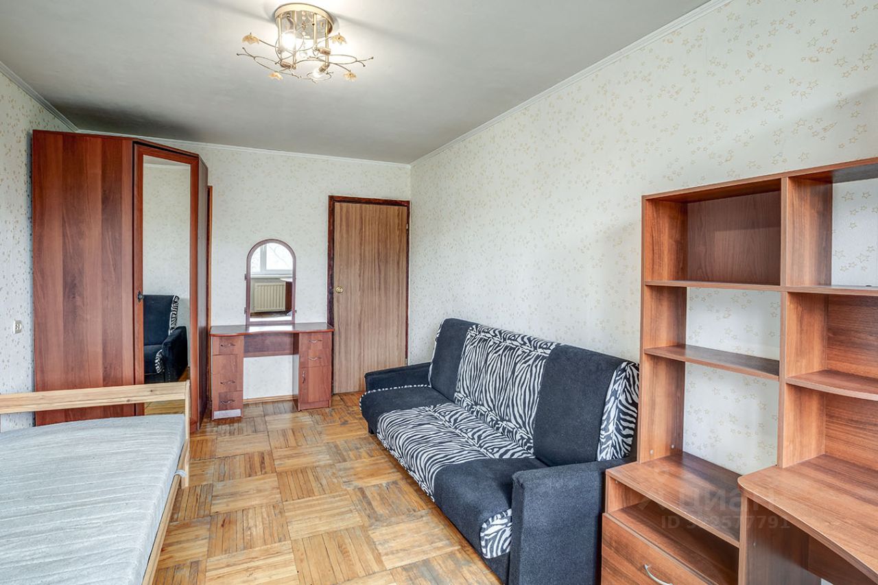 Продажа 2-комн квартиры на вторичном рынке Светлановский проспект, 58К2