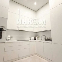 Продажа 4-комн квартиры на вторичном рынке ул Мосфильмовская,  д. 8,  к. 1