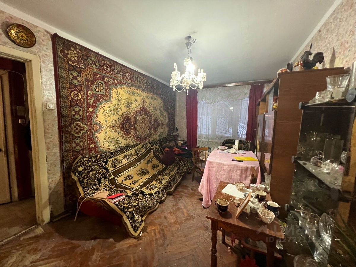 Продажа 3-комн квартиры на вторичном рынке Омская улица, 15