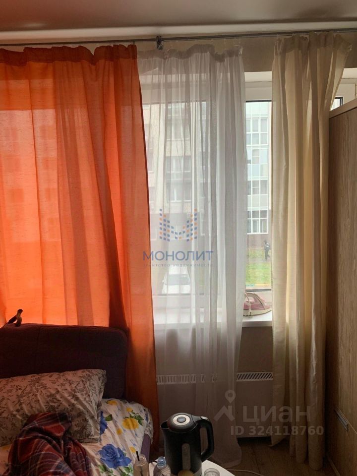 Продажа 2-комн квартиры на вторичном рынке Нахабино пгт, улица Белобородова, 12