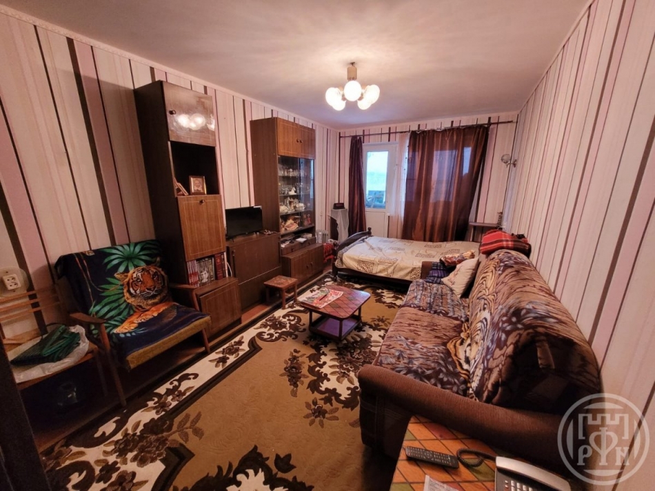 Продажа 1-комн квартиры на вторичном рынке Ломоносов г., Швейцарская ул. ,  д. 8,  к. 1