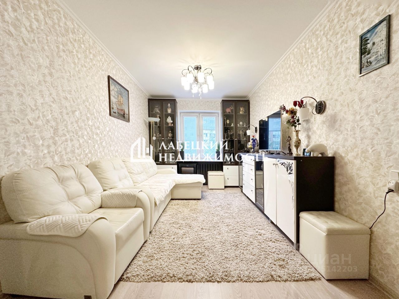 Продажа 3-комн квартиры на вторичном рынке улица Маршала Захарова, 62к1