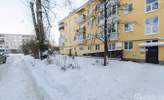 Продажа 2-комн квартиры на вторичном рынке Гатчина, ул Лейтенанта Шмидта,  д. 14