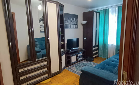 Продажа 3-комн квартиры на вторичном рынке Трамвайный пр-кт,  д. 13 к1