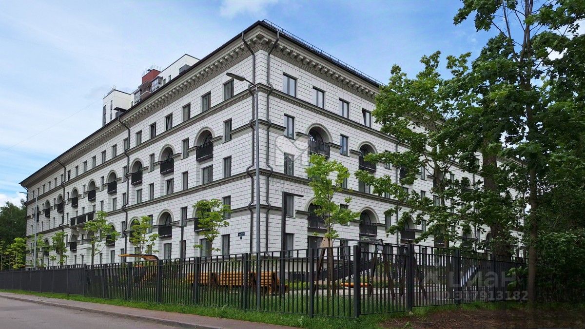 Продажа 2-комн квартиры на вторичном рынке Зеленогорская улица, 3