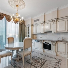 Продажа 4-комн квартиры на вторичном рынке ул Климашкина,  д. 17,  к. 2