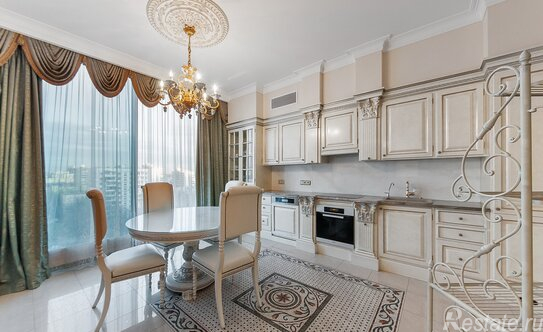 Продажа 4-комн квартиры на вторичном рынке ул Климашкина,  д. 17,  к. 2