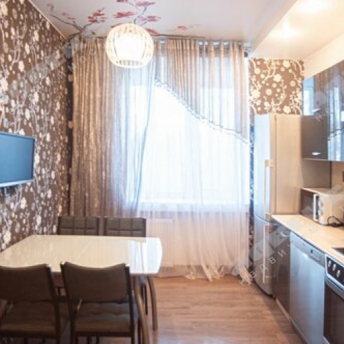 3-комн квартира Камышовая улица