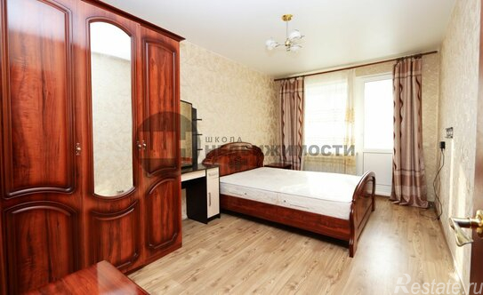 Продажа 3-комн квартиры на вторичном рынке Ломоносов г, Ораниенбаумский пр-кт,  д. 31