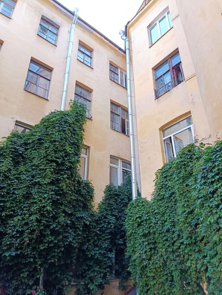 Продажа 6-комн квартиры на вторичном рынке Вознесенский проспект, 31