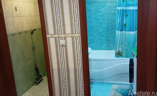 Продажа 2-комн квартиры на вторичном рынке Мурино г, Охтинская аллея,  д. 14