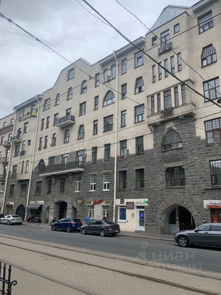 Продажа 5-комн квартиры на вторичном рынке Кронверкский проспект, 23