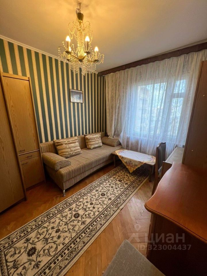 Аренда 3-комн квартиры на вторичном рынке улица Маршала Захарова, 30К1