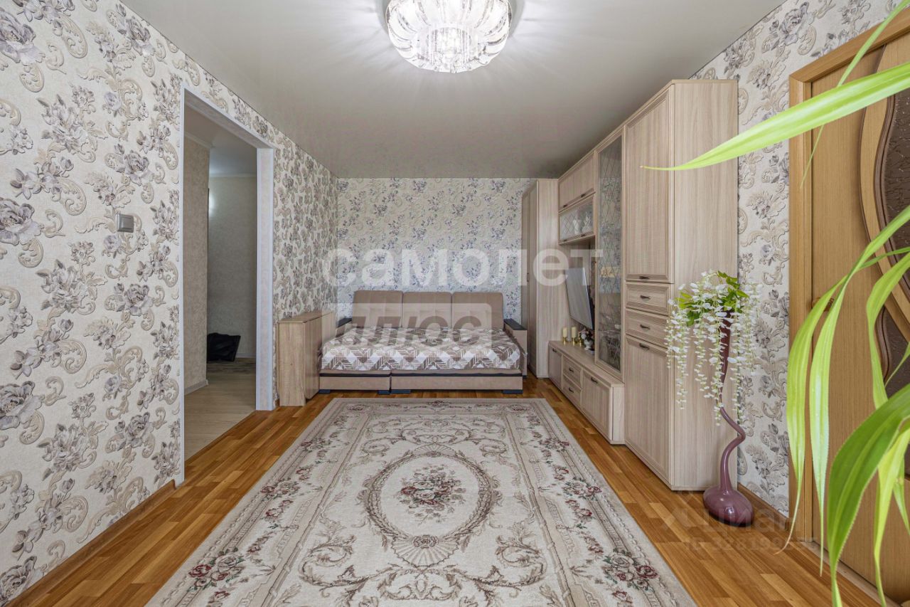 Продажа 2-комн квартиры на вторичном рынке Климовск мкр, улица Школьная,  д. 43А