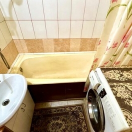 Продажа 5-комн квартиры на вторичном рынке Большой ПС пр-кт,  д. 70-72