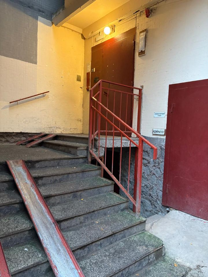 Продажа 3-комн квартиры на вторичном рынке улица Маршала Захарова, 56