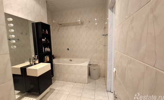 Аренда 2-комн квартиры на вторичном рынке ул Николаева,  д. 4